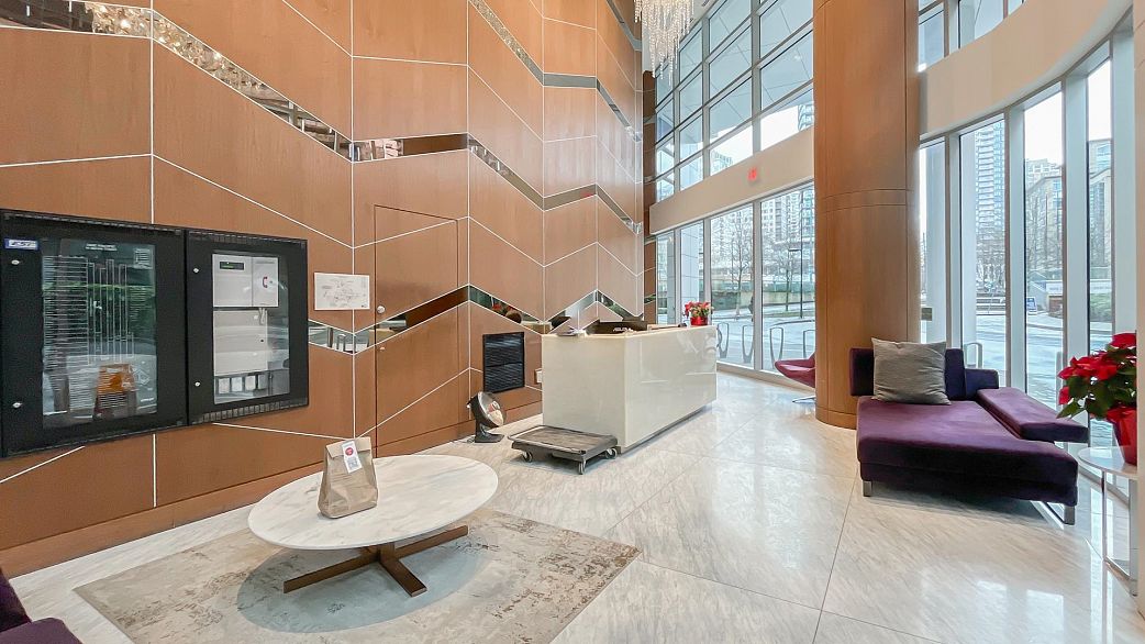 1205 68 Smithe Street