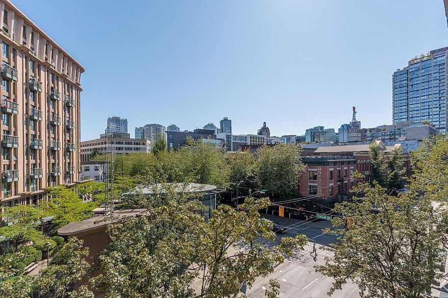 408 1 E Cordova Street