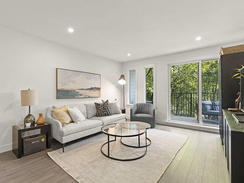 206 1365 E 7th Avenue