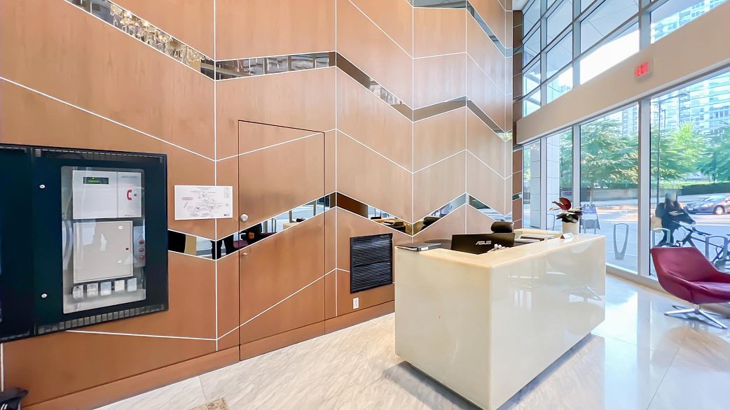 1205 68 Smithe Street