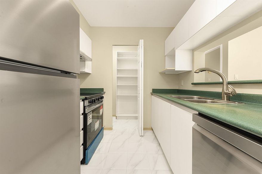 905 5189 Gaston Street