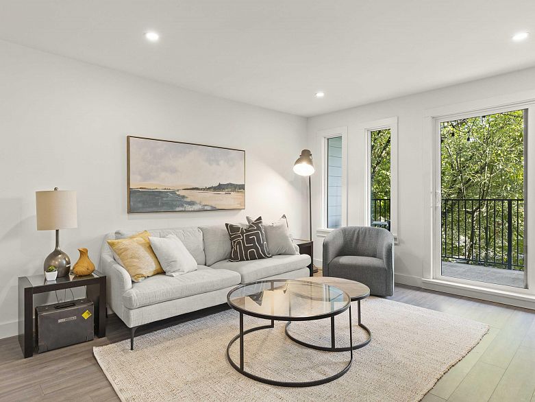 206 1365 E 7th Avenue