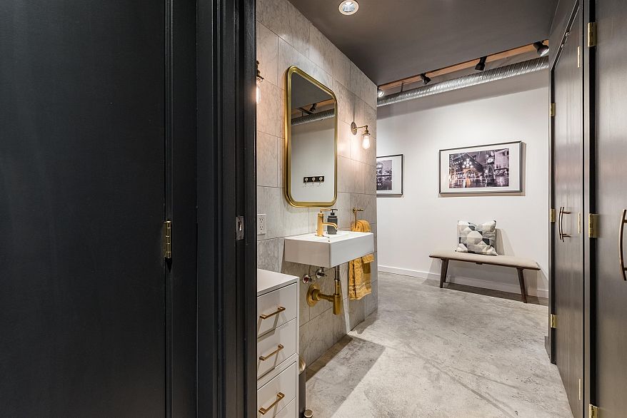 209 55 E Cordova Street