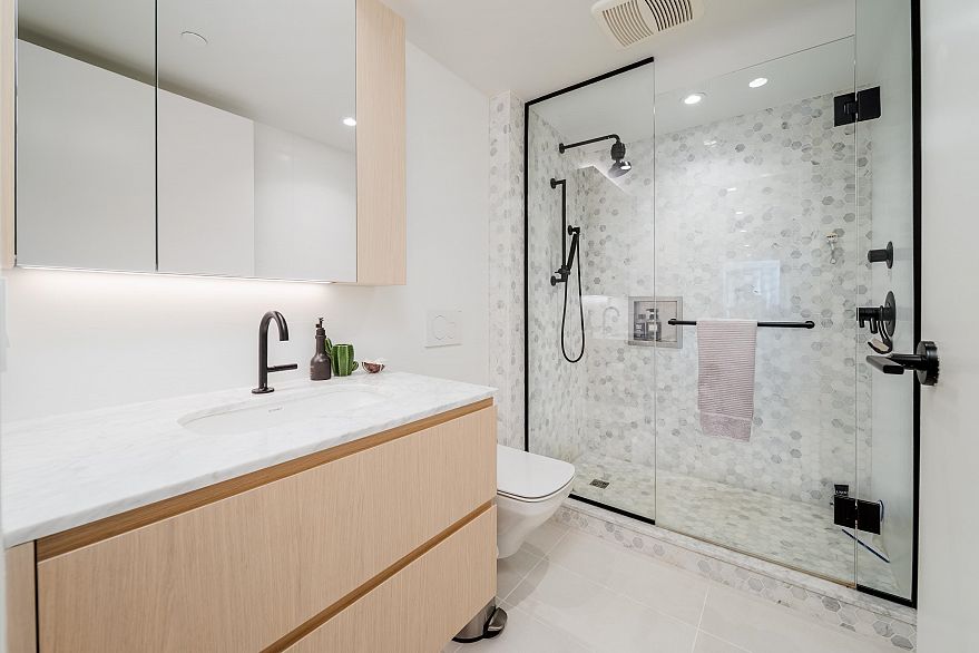 405 1365 Davie Street