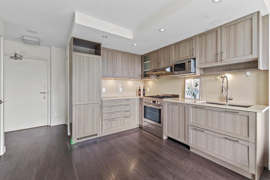 807 5470 Ormidale Street