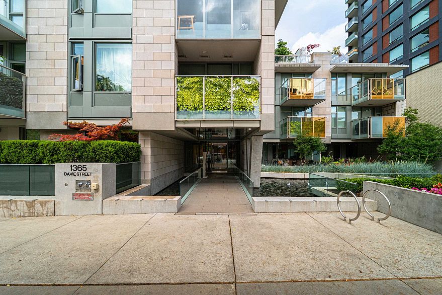 405 1365 Davie Street