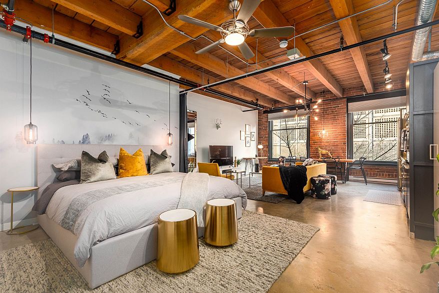 209 55 E Cordova Street