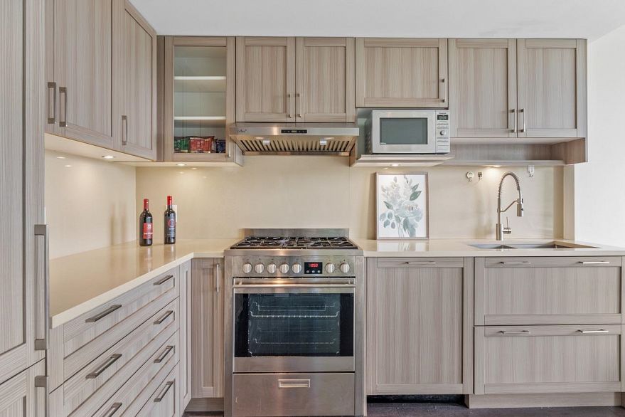 807 5470 Ormidale Street