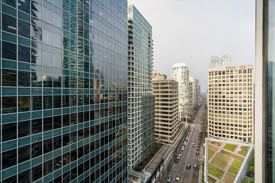 1808 1111 Alberni Street