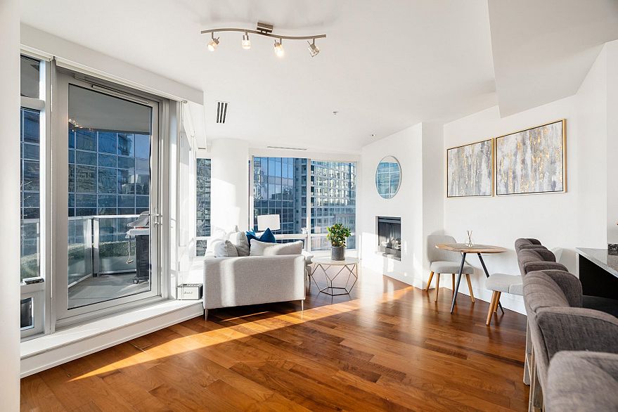 1808 1111 Alberni Street