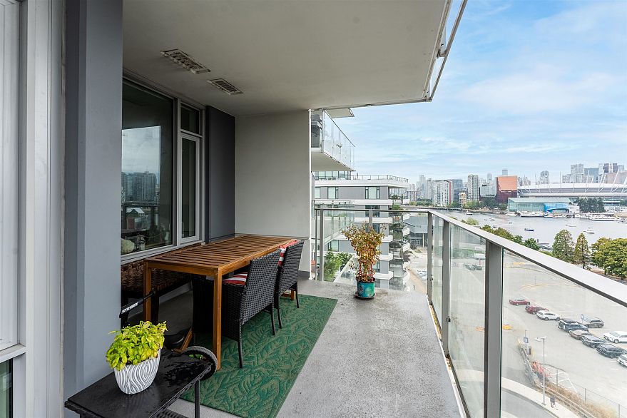 1011 1661 Quebec Street