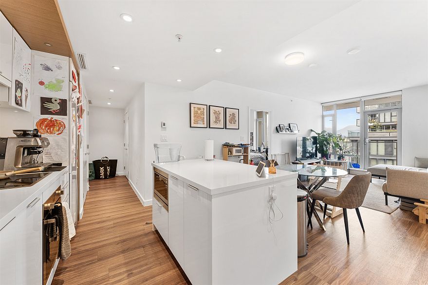 1011 1661 Quebec Street