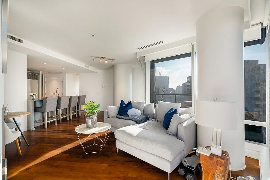 1808 1111 Alberni Street