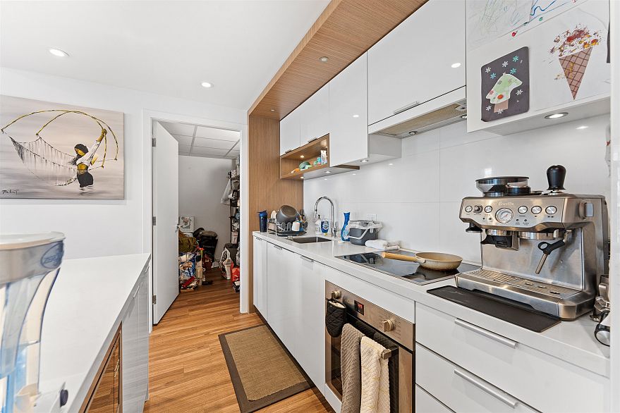 1011 1661 Quebec Street