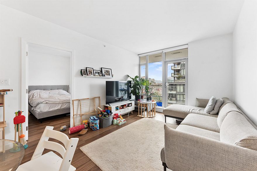 1011 1661 Quebec Street