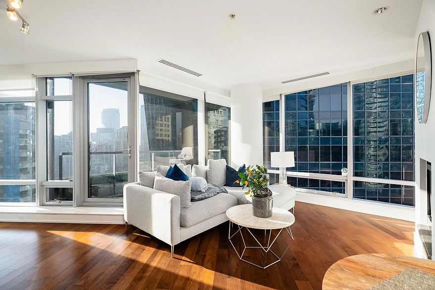 1808 1111 Alberni Street