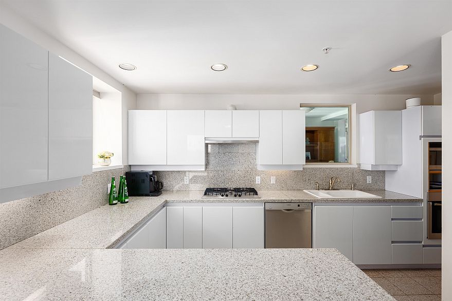 1701 1888 Alberni Street