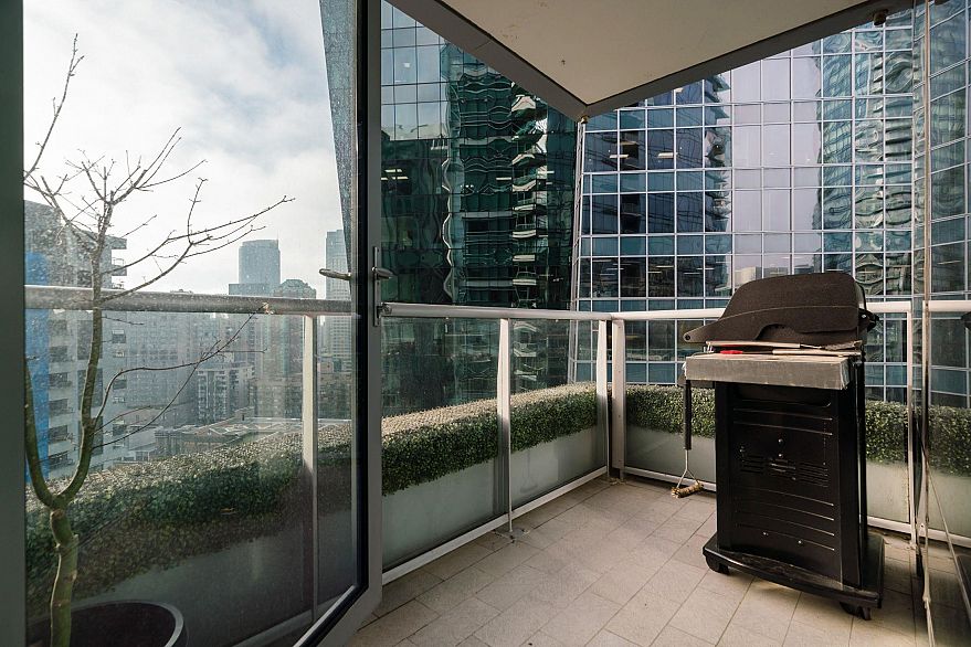 1808 1111 Alberni Street