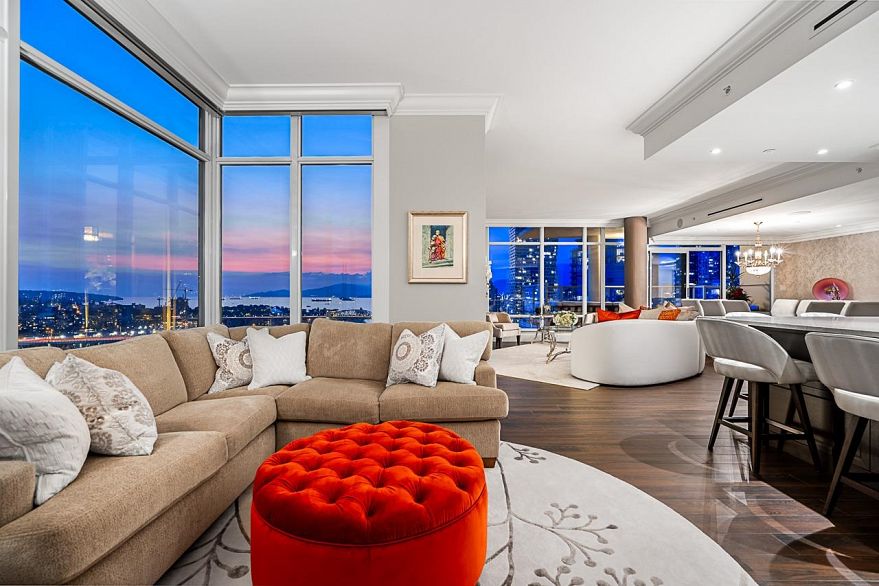 2802 428 Beach Crescent