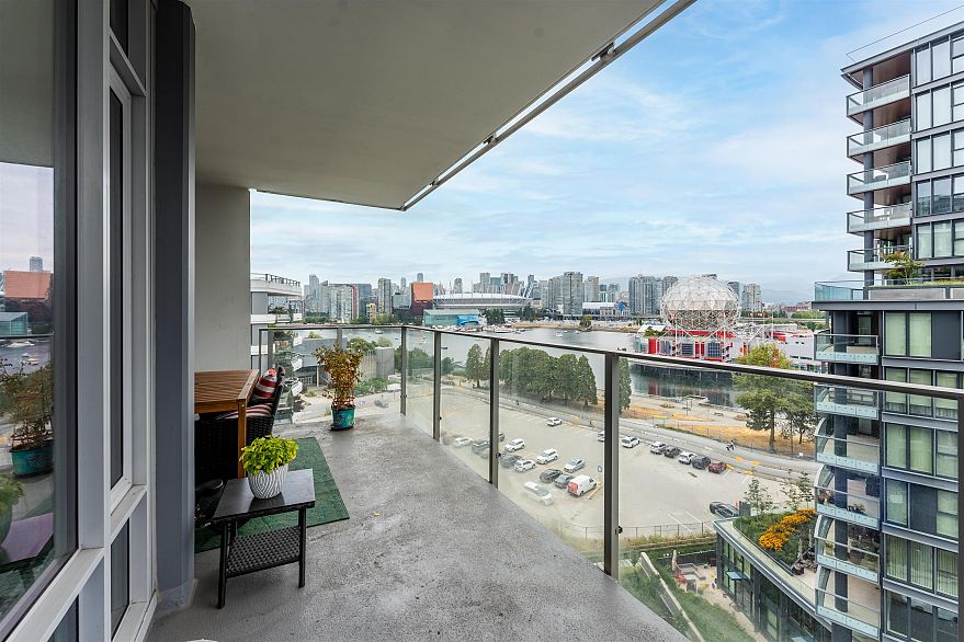 1011 1661 Quebec Street