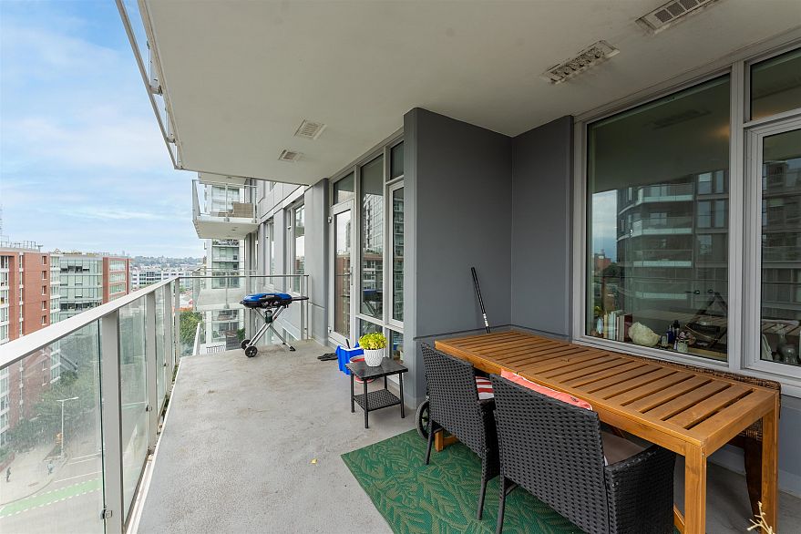 1011 1661 Quebec Street