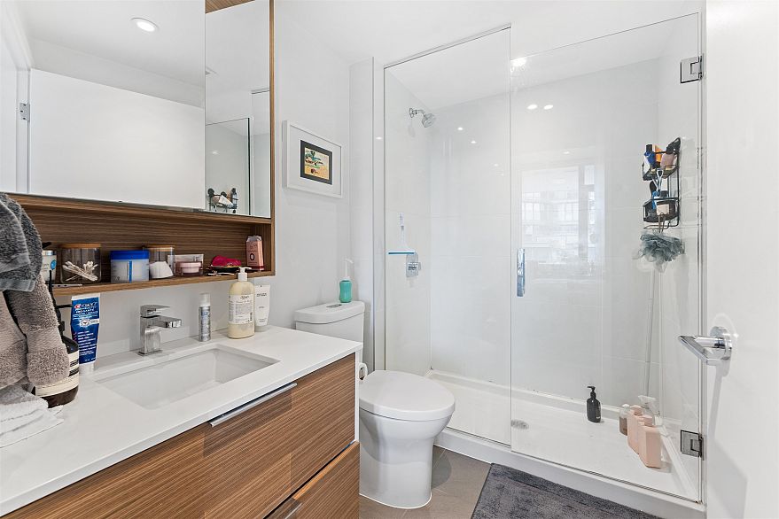 1011 1661 Quebec Street