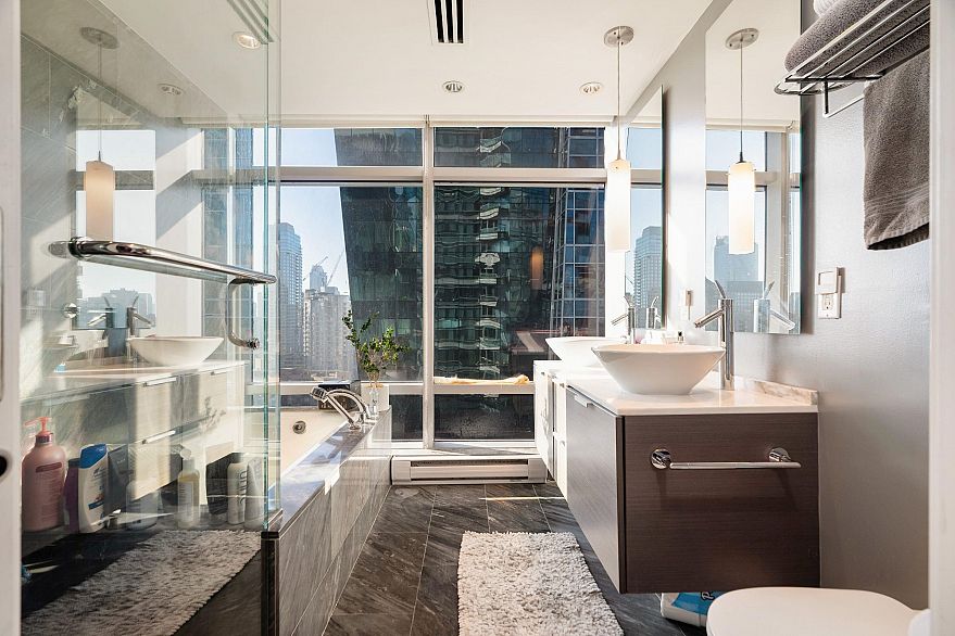 1808 1111 Alberni Street