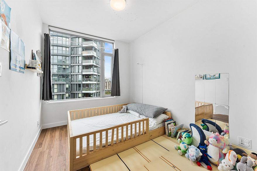 1011 1661 Quebec Street