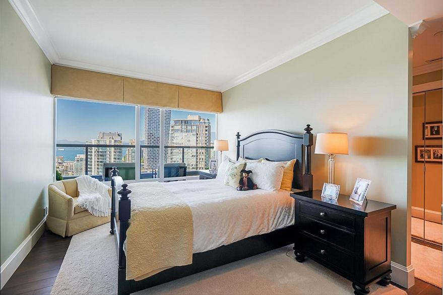 2802 428 Beach Crescent