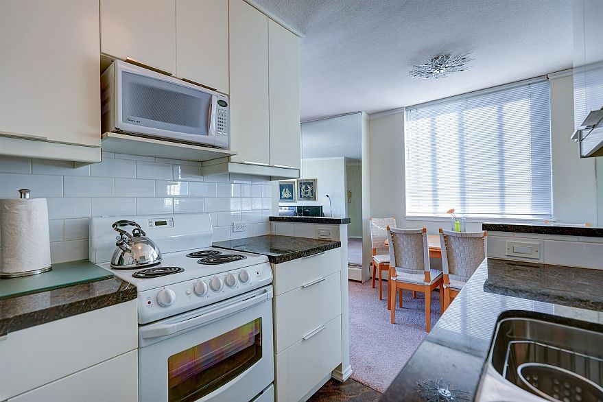 2208 1251 Cardero Street