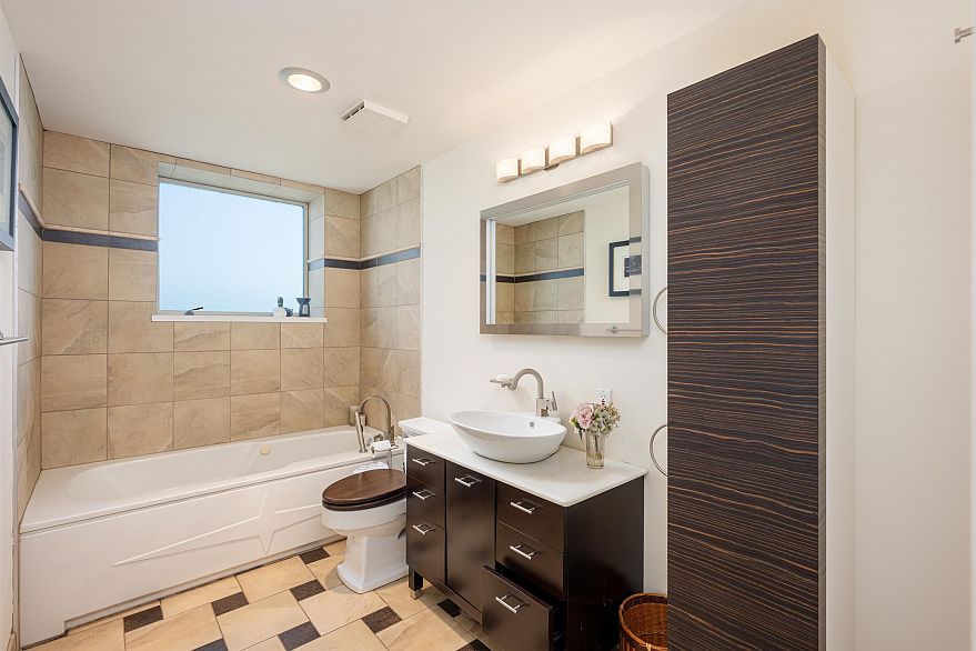 1701 1888 Alberni Street