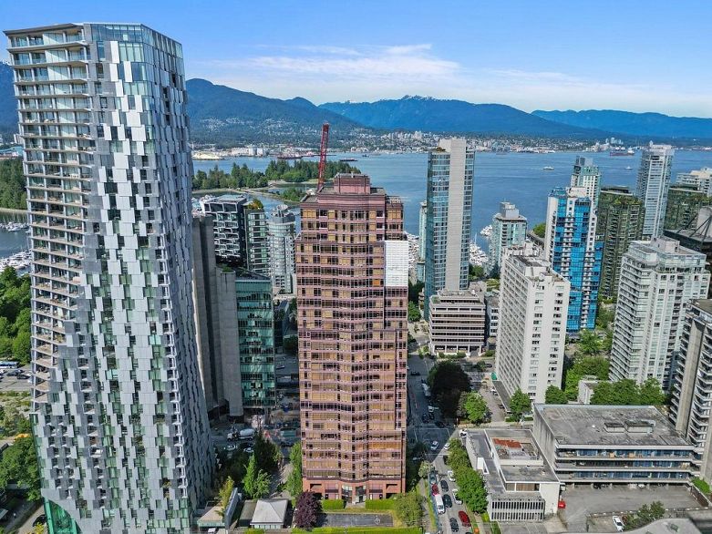 1B 1500 Alberni Street