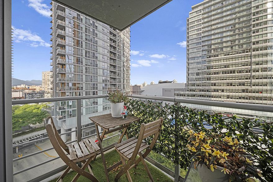 808 668 Citadel Parade