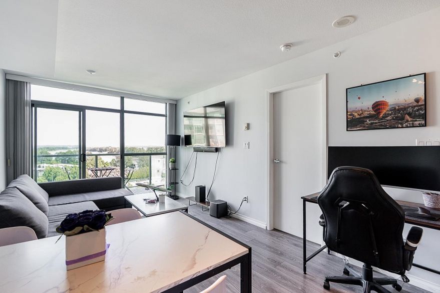 1105 2733 Chandlery Place