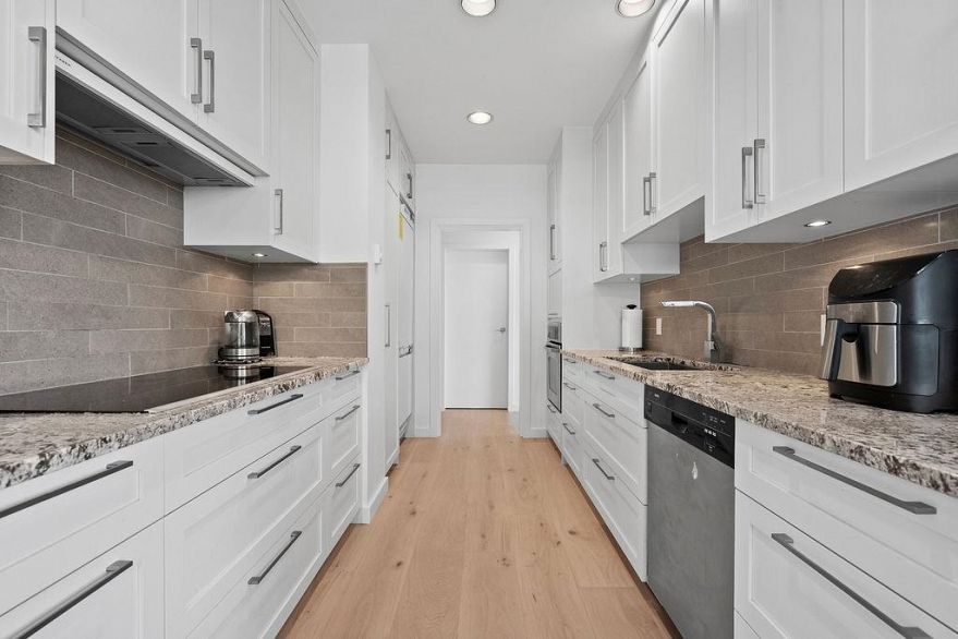 1B 1500 Alberni Street