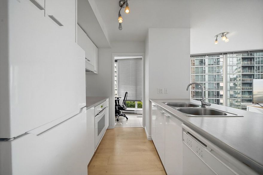 808 668 Citadel Parade