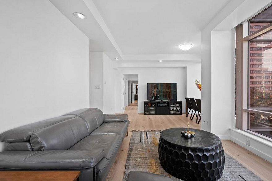 1B 1500 Alberni Street