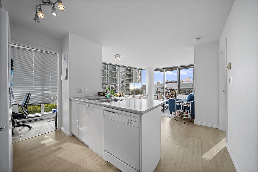 808 668 Citadel Parade