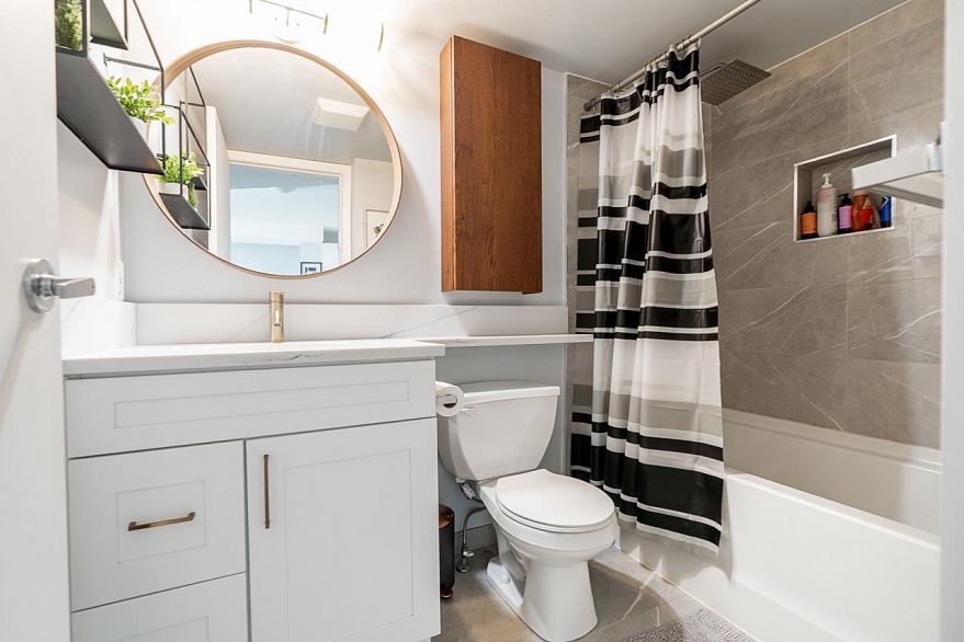 1105 2733 Chandlery Place