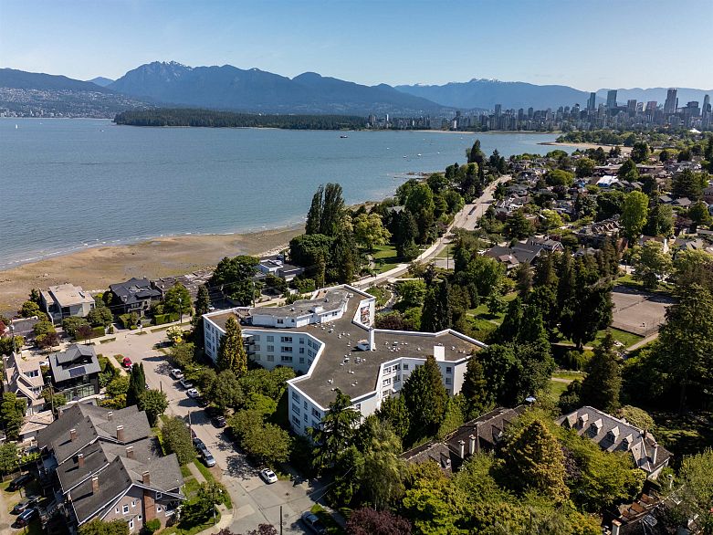 307 2890 Point Grey Road