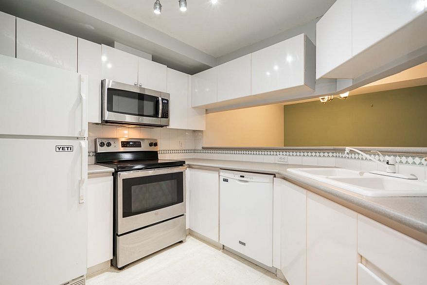 107 8430 Jellicoe Street