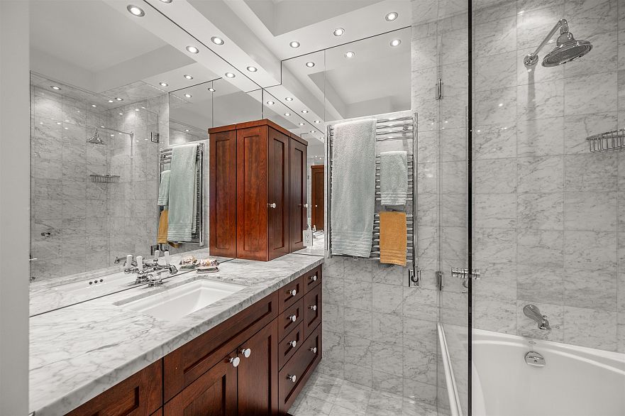 307 2890 Point Grey Road