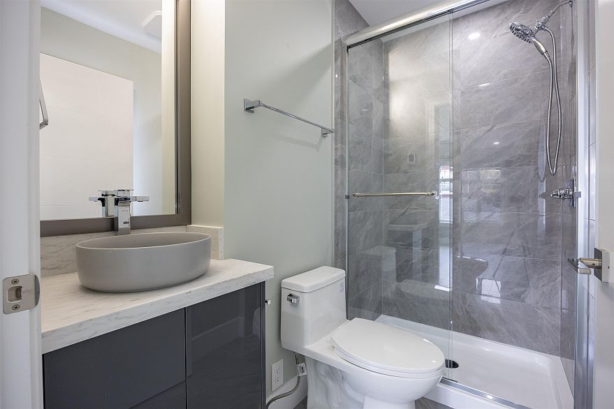 2 5808 Lanark Street