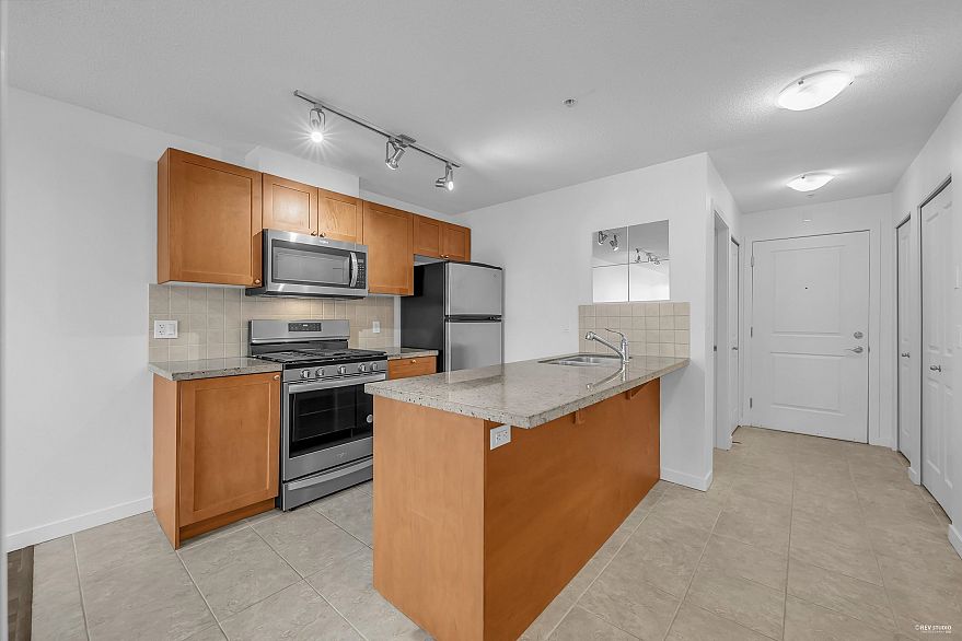 309 2636 E Hastings Street