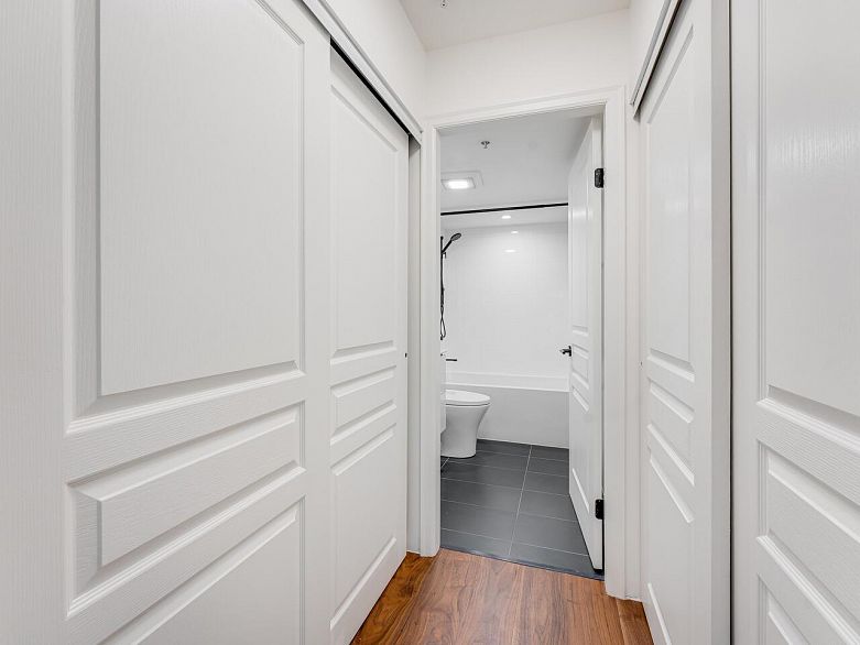 204 2181 W 12th Avenue