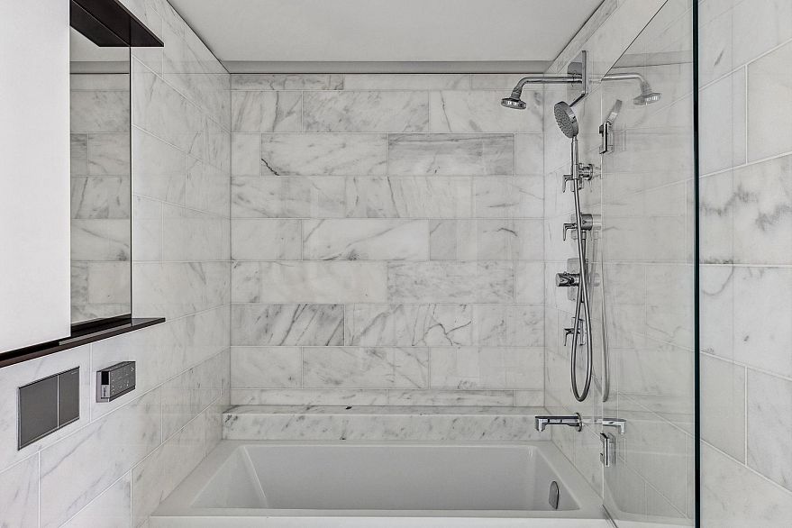 1901 1408 Robson Street