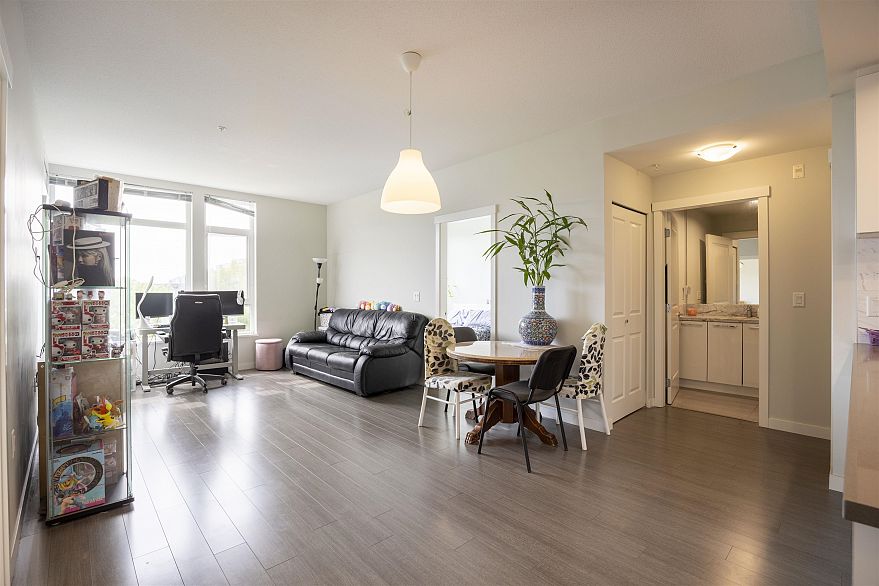 406 3263 Pierview Crescent