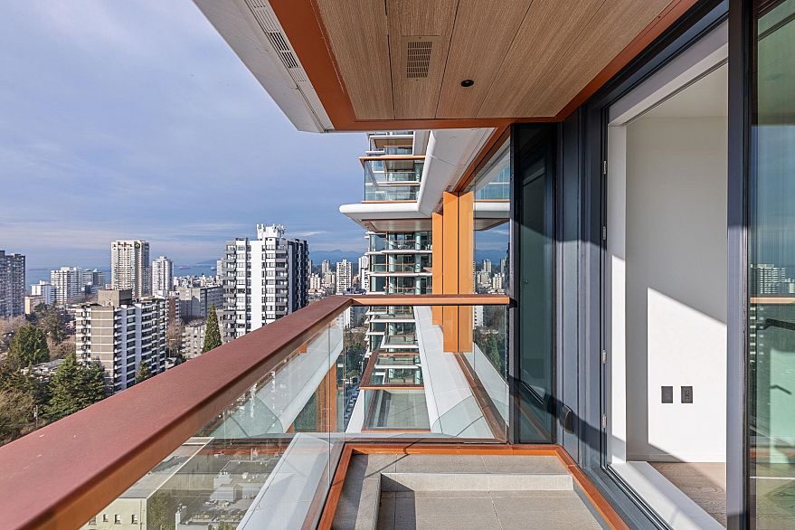 1901 1408 Robson Street