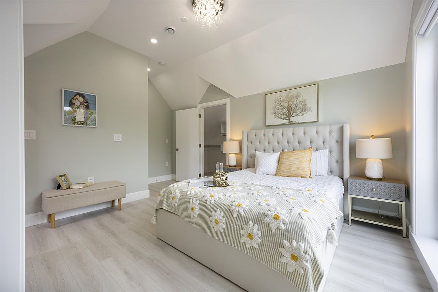 1 5808 Lanark Street