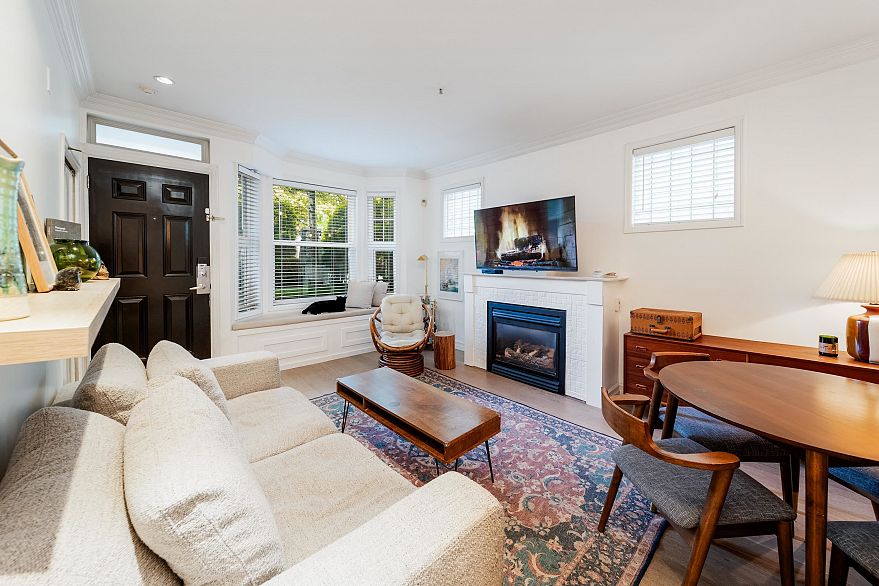 966 W 16th Avenue
